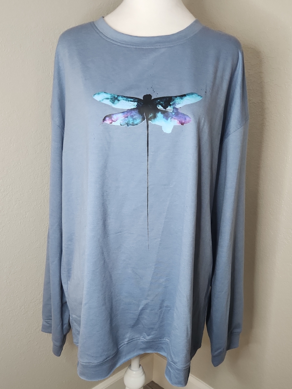 Just Fashion Now Light Blue Dragonfly Graphic Pullover